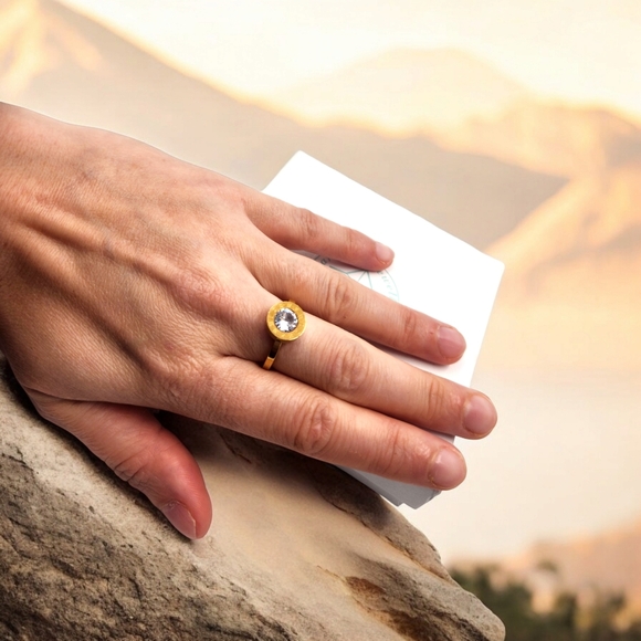 Zirconia round Gold Stainless Steel Ring, size 6 - Picture 3 of 6